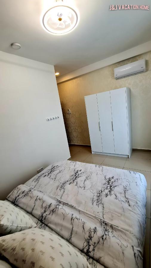Kampong Tambak J&J Vacation Home@Novo8 Residence מראה חיצוני תמונה