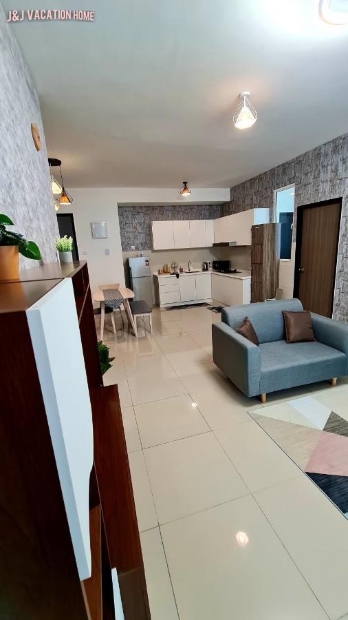 Kampong Tambak J&J Vacation Home@Novo8 Residence מראה חיצוני תמונה