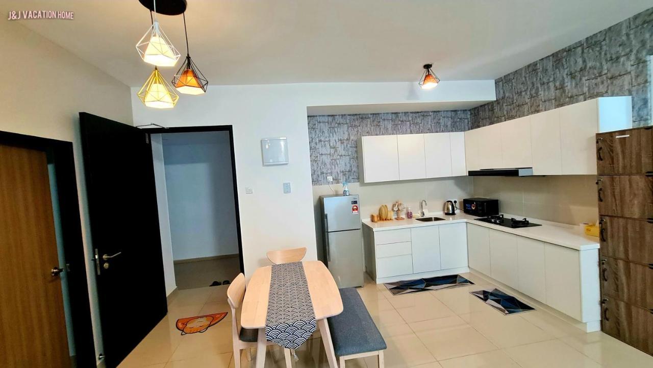 Kampong Tambak J&J Vacation Home@Novo8 Residence מראה חיצוני תמונה