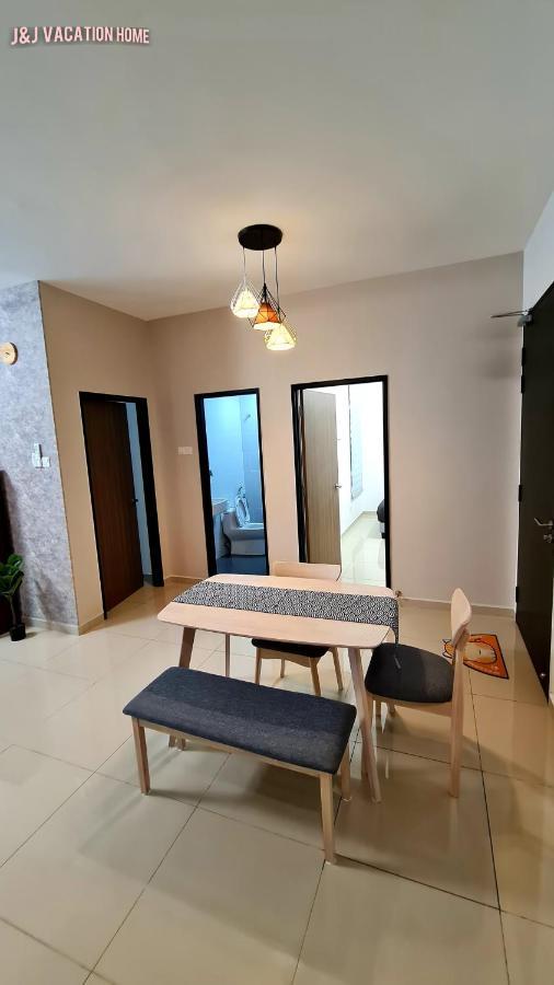 Kampong Tambak J&J Vacation Home@Novo8 Residence מראה חיצוני תמונה