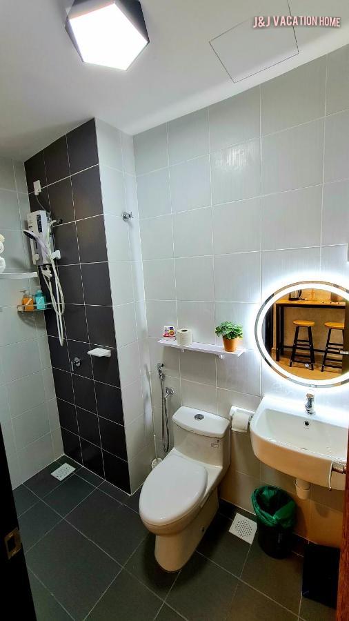 Kampong Tambak J&J Vacation Home@Novo8 Residence מראה חיצוני תמונה