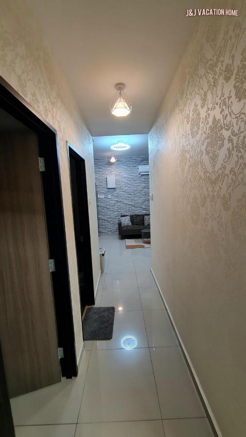 Kampong Tambak J&J Vacation Home@Novo8 Residence מראה חיצוני תמונה