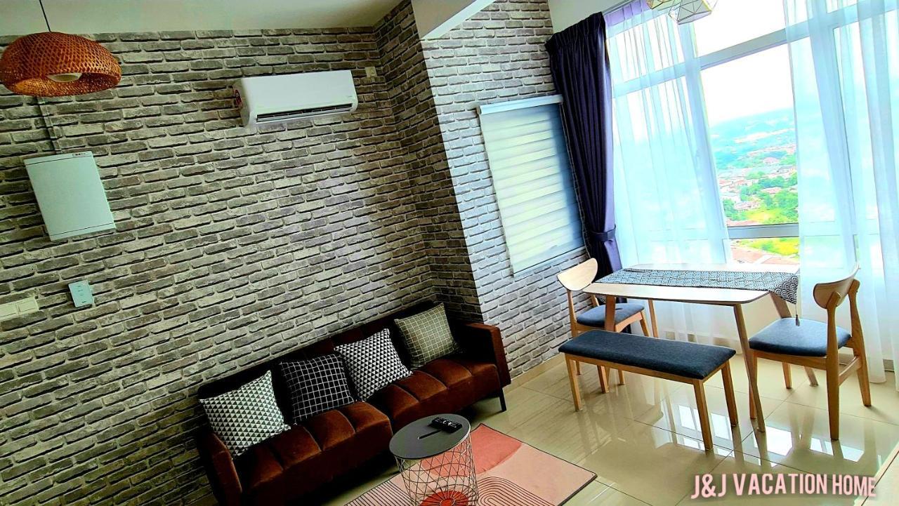 Kampong Tambak J&J Vacation Home@Novo8 Residence מראה חיצוני תמונה