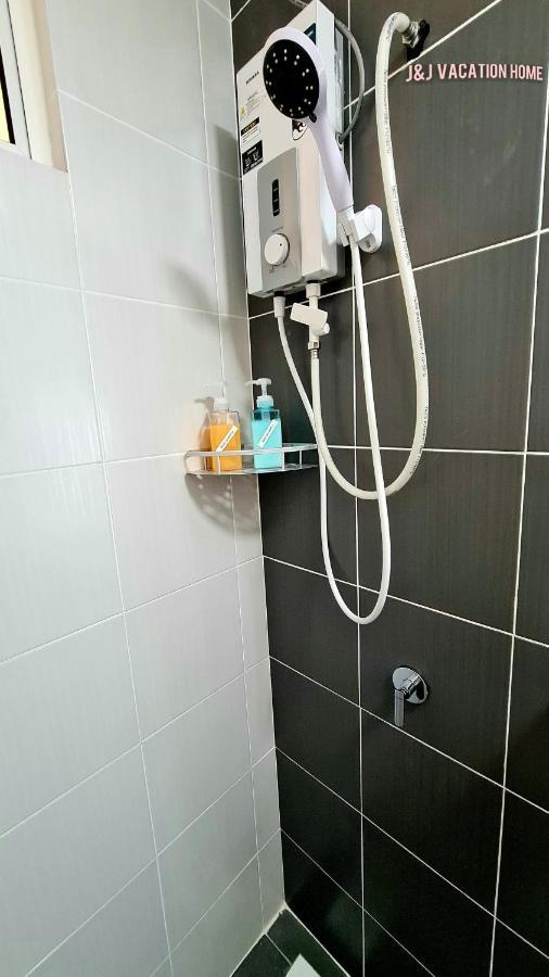 Kampong Tambak J&J Vacation Home@Novo8 Residence מראה חיצוני תמונה