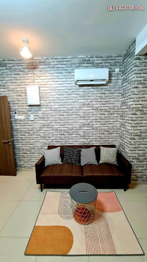 Kampong Tambak J&J Vacation Home@Novo8 Residence מראה חיצוני תמונה