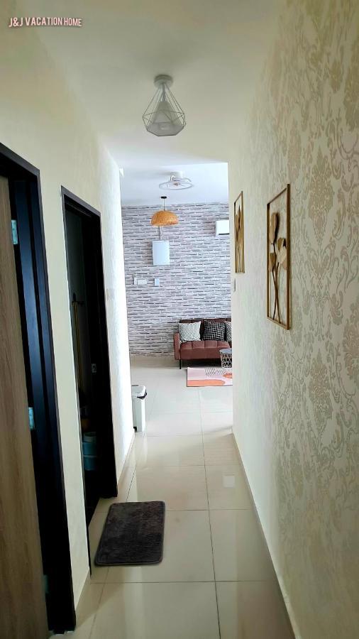 Kampong Tambak J&J Vacation Home@Novo8 Residence מראה חיצוני תמונה