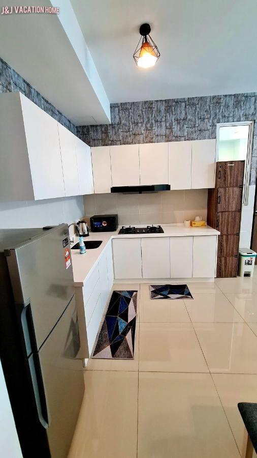 Kampong Tambak J&J Vacation Home@Novo8 Residence מראה חיצוני תמונה