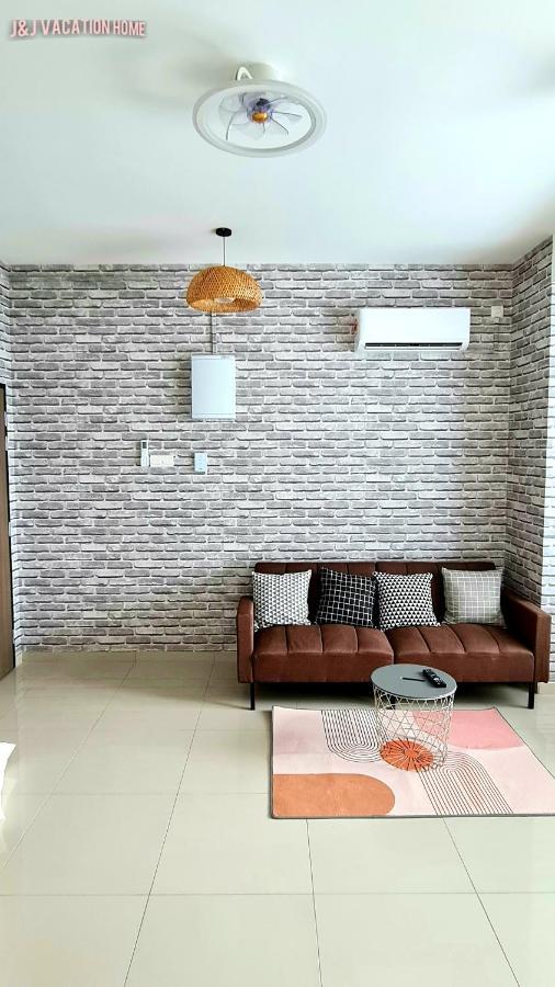 Kampong Tambak J&J Vacation Home@Novo8 Residence מראה חיצוני תמונה