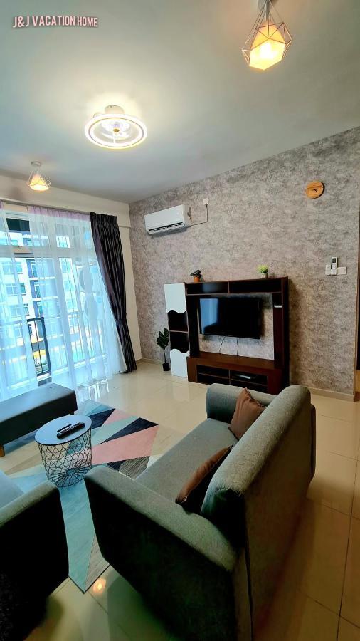 Kampong Tambak J&J Vacation Home@Novo8 Residence מראה חיצוני תמונה