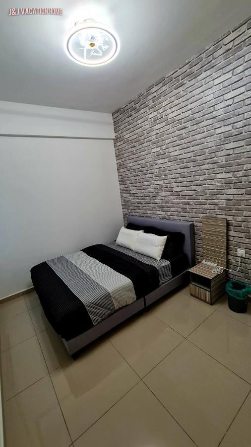 Kampong Tambak J&J Vacation Home@Novo8 Residence מראה חיצוני תמונה