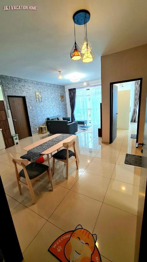 Kampong Tambak J&J Vacation Home@Novo8 Residence מראה חיצוני תמונה