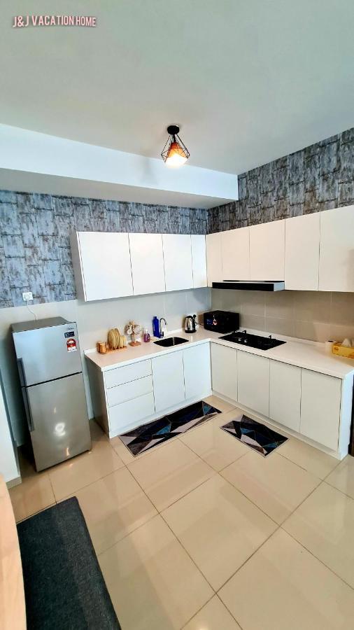 Kampong Tambak J&J Vacation Home@Novo8 Residence מראה חיצוני תמונה